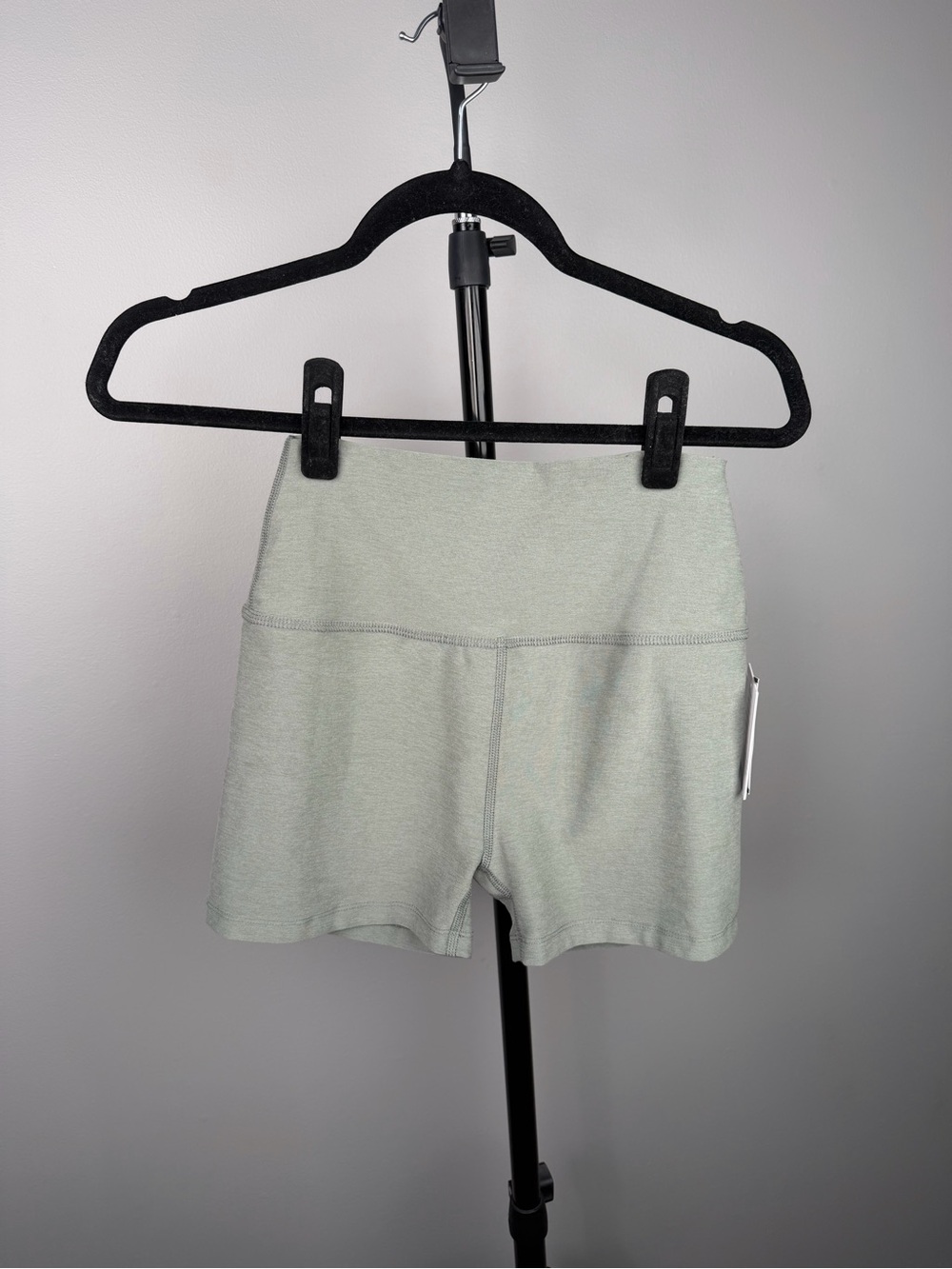 Beyond Yoga Spacedye Keep Pace short  3" Grey Sage Heather